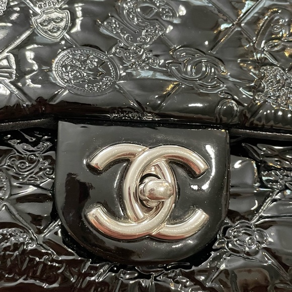 CHANEL Lucky Symbols Flap Bag - Picture 11 of 16